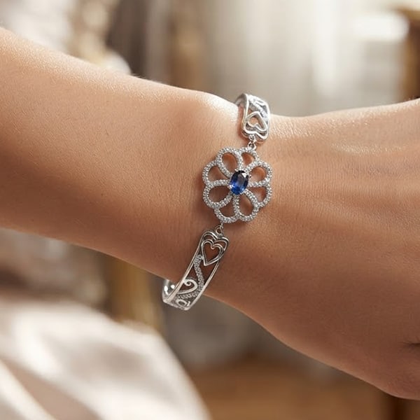 925 Sterling Silver Jewelry 12.20 Grams Bangle Diameter 65 Mm.: Product ID: 280550056 Product Type: 925 Sterling Silver Fine Jewelry Jewelry Weight: 12.20 Grams. Gemstones Color: Blue Metal: Solid Silver 92.5%. Gemstone Detail: Oval Blue CZ Size 6 x 4 mm. 1 Pc. Ro