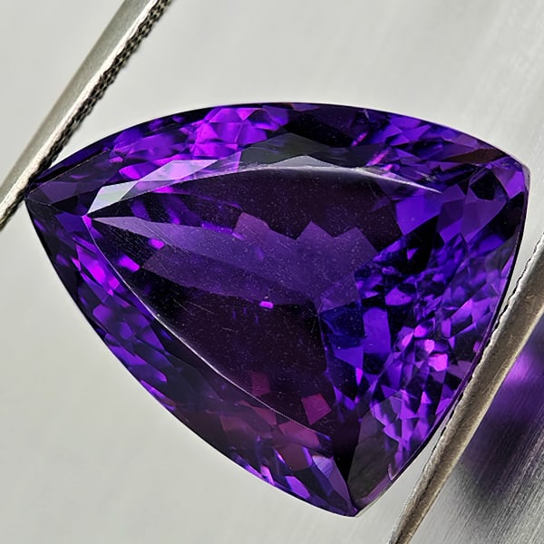 Natural Purple Amethyst Gemstones 29.02 Ct. Fancy Shape 23 x 17.5 Mm. (1 of 3)