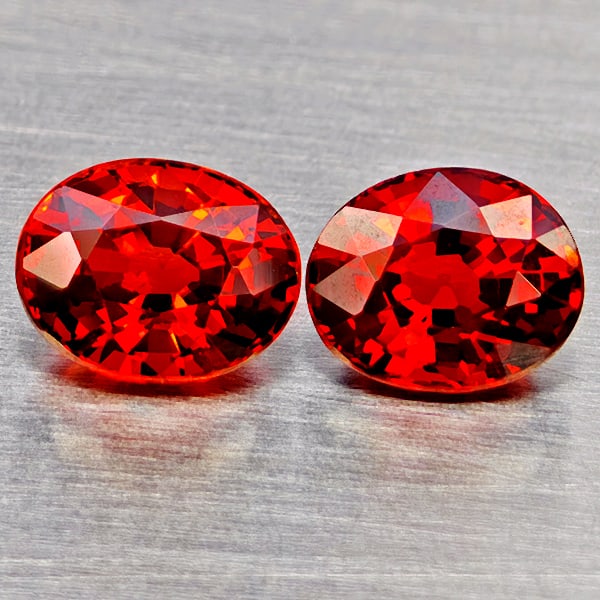 Natural Orangish Red Spessartine Garnet Gemstones 1.72 Ct. 2 Pcs. Oval Shape 6 x 4.8 Mm.: Product ID: 802937064 Product Name: Natural Garnet Weight: 1.72 CT. Size: 6 x 4.8 x 3.4 MM. Shape: Oval Shape Color: Orangish Red Clarity:VVS Luster: Very Good Gems Origin: Namibia Treatment: Unheated