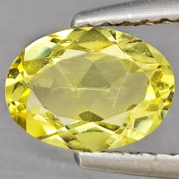 Natural Yellow Beryl Gemstones 0.71 Ct. Oval Shape 7.6 x 5.6 Mm. (1 of 3)