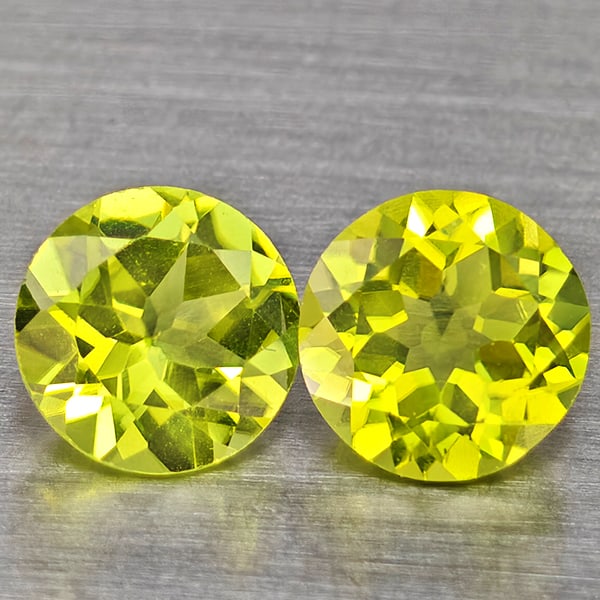 Natural Green Peridot Gemstones 1.19 Ct. 2 Pcs. Round Shape 5.2 Mm.: Product ID: 805317681 Product Name: Natural Weight: 1.19 CT. Size: 5.2 x 5.2 x 2.9 MM. Shape: Round Shape Color: Green Clarity:VSI Luster: Good Gems Origin: Pakistan Treatment: Unheated Crystal Struct