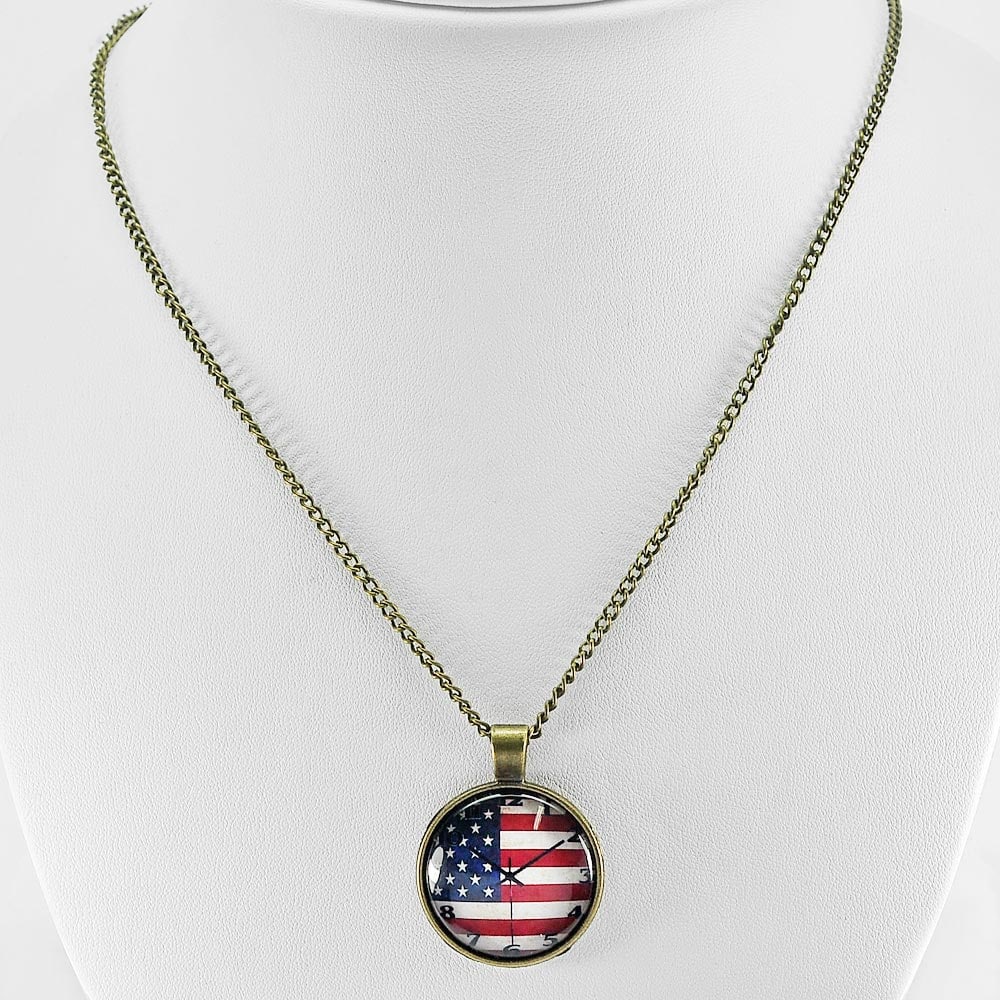 Vintage Brass Watch Multi-Color Necklace Fashion Jewelry 22 Inch. 13.21 Grams: Product ID: 808500154 Product Name: Natural Gift Weight: 13.21 CT. Size: 22 Inch. MM. Shape: Necklace Color: Brass Clarity:None Luster: None Gems Origin: Thailand Treatment: None Crystal Structure: Ha