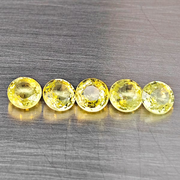 Natural Greenish Yellow Titanium Sphene Gemstones Rainbow Spark 1.36 Ct. 5 Pcs. Round Shape 4 Mm.: Product ID: 806509456 Product Name: Natural Sphene Weight: 1.36 CT. Size: 4 x 4 x 2.5 MM. Shape: Round Color: Greenish Yellow Titanium Rainbow Spark Clarity:SI1 Luster: Good Gems Origin: Madagascar Tr
