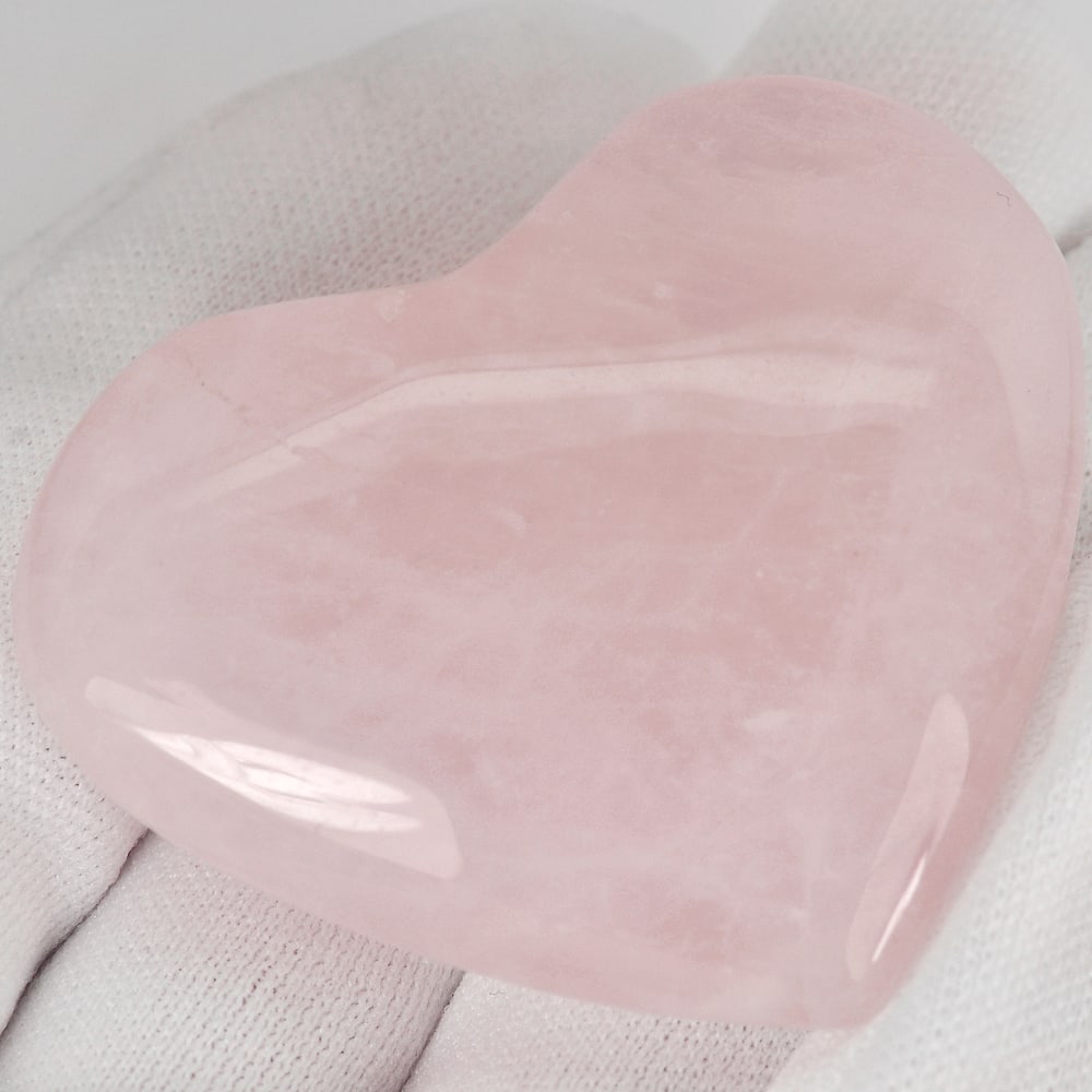 Natural Rose Pink Quartz Gemstones 220.87 Ct. Heart Cabochon 43 x 50 Mm. (1 of 3)