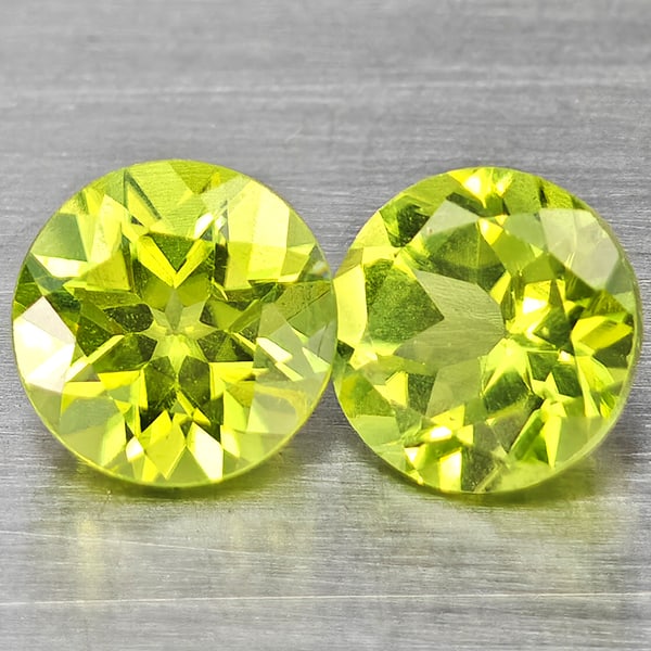 Natural Green Peridot Gemstones 1.18 Ct. 2 Pcs. Round Shape 5.1 Mm.: Product ID: 805317621 Product Name: Natural Weight: 1.18 CT. Size: 5.1 x 5.1 x 3.3 MM. Shape: Round Shape Color: Green Clarity:VSI Luster: Good Gems Origin: Pakistan Treatment: Unheated Crystal Struct