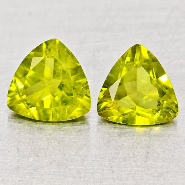 Natural Green Peridot Gemstones 1.44 Ct. 2 Pcs. Trilliant Shape 6.1 Mm.: Product ID: 805317542 Product Name: Natural Peridot Weight: 1.44 CT. Size: 6.1 x 6.1 x 3.4 MM. Shape: Trilliant Color: Green Clarity:SI1 Luster: Good Gems Origin: Pakistan Treatment: Unheated Crystal 