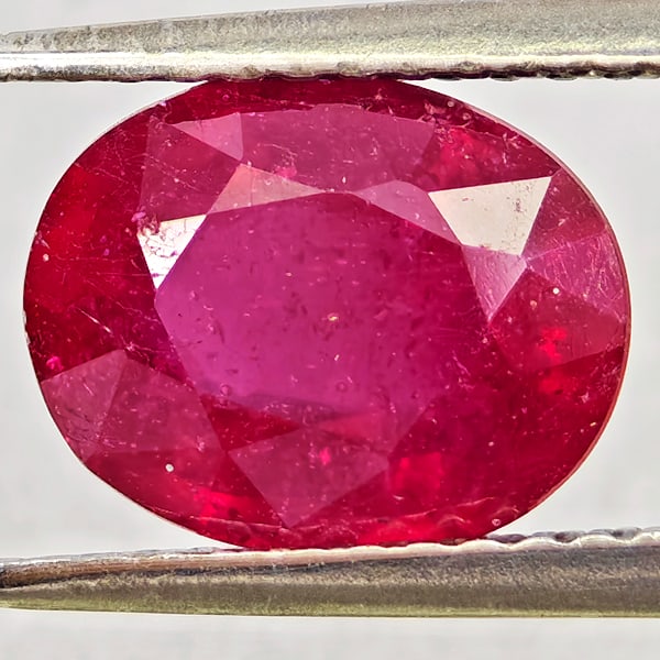 Natural Purplish Red Ruby Gemstones 2.76 Ct. Oval Shape 9.2 x 7.4 Mm.: Product ID: 805935643 Product Name: Natural Ruby Weight: 2.76 CT. Size: 9.2 x 7.4 x 4.5 MM. Shape: Oval Color: Purplish Red Clarity:VSI - SI1 Luster: Good Gems Origin: Madagascar Treatment: Heated (Le