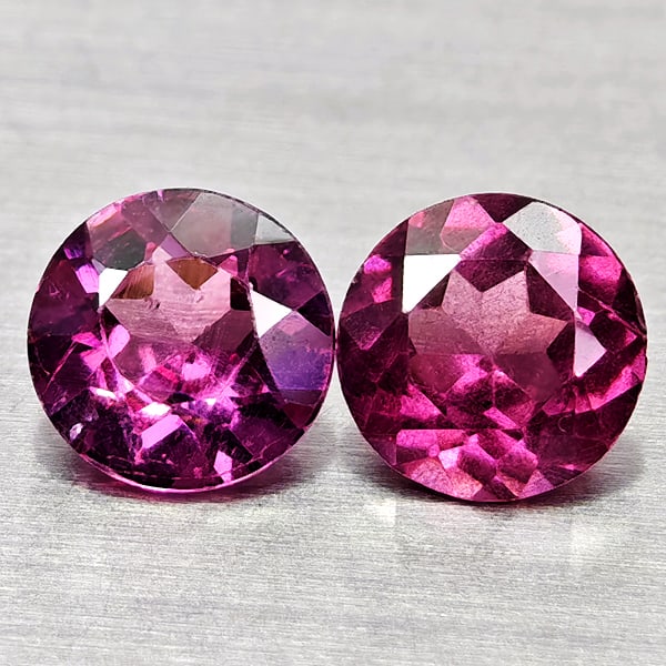 Natural Purplish Pink Rhodolite Garnet Gemstones 1.13 Ct. 2 Pcs. Round 5.2 Mm.: Product ID: 802936900 Product Name: Natural Rhodolite Weight: 1.13 CT. Size: 5.2 x 5.2 x 2.9 MM. Shape: Round Color: Purplish Pink Clarity:VSI Luster: Good Gems Origin: Madagascar Treatment: Unheated 