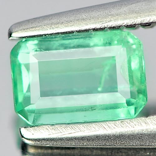 Natural Green Emerald Gemstones 0.27 Ct. Octagon Shape 5 x 3.3 Mm.: Product ID: 802403032 Product Name: Natural Emerald Weight: 0.27 CT. Size: 5 x 3.3 x 2.1 MM. Shape: Octagon Color: Green Clarity:SI Luster: Good Gems Origin: Columbia Treatment: Unheated Crystal Struc