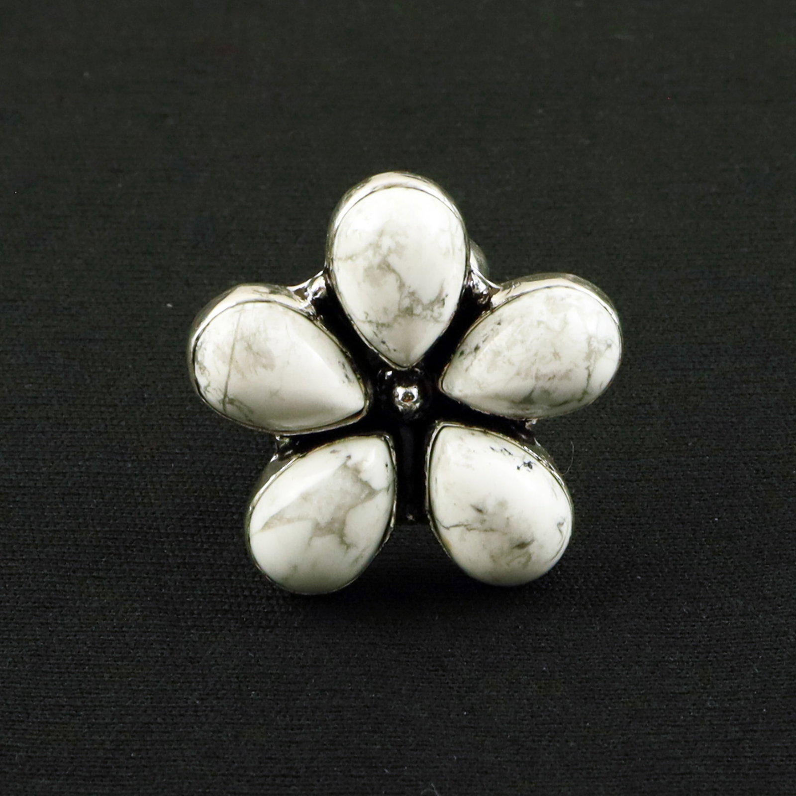 Natural Howlite Sterling Silver Plated Handmade Ring - 10MM: Product ID: 260620122945 Product - Handmade Silver Plated Ring Metal - 92.5 Sterling Silver Plated Ring Size - 10MM Gemstone - Howlite Gemstone Origin - Canada Gemstone Size - 10X14 MM ( 5 Stone ) Gem
