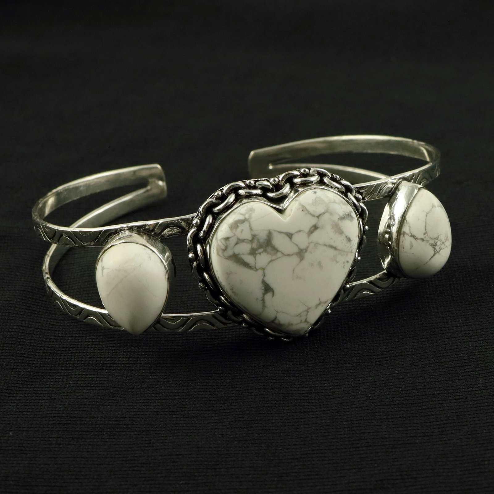 Natural Howlite Sterling Silver Plated Handmade Cuff Bangle: Product ID: 260520145735 Product - Handmade Silver Plated Cuff Bangle Metal - 92.5 Sterling Silver Plated Bangle Size - 7.5x5.5 CM (Adjustable) Gemstone - Howlite Gemstone Origin - Canada Gemstone Siz