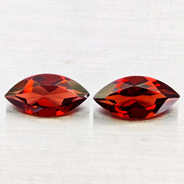 Natural Orangish Red Garnet Gemstones 2.43 Ct. 2 Pcs. Marquise Shape 5.1 x 10. Mm.: Product ID: 802936976 Product Name: Natural Garnet Weight: 2.43 CT. Size: 5.1 x 10.1 x 3.3 MM. Shape: Marquise Shape Color: Orangish Red Clarity:VVS - VSI Luster: Good Gems Origin: Tanzania Treatment:
