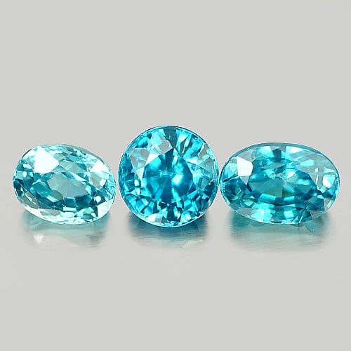 Natural Blue Zircon Gemstones 1.73 Ct. 2 Pcs. Mix Shape 5.2 x 4.2 Mm.: Product ID: 807720216 Product Name: Natural Zircon Weight: 1.73 CT. Size: 5.2 x 4.2 x 3.5 MM. Shape: Mix Shape Color: Blue Clarity:VVS Luster: Good Gems Origin: Cambodia Treatment: Heated Crystal Stru