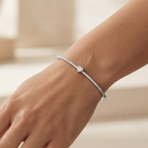 925 Sterling Silver Bangle Jewelry 7.73 Grams Diameter 56 Mm.: Product ID: 220000120 Product Type: 925 Sterling Silver Fine Jewelry Jewelry Weight: 7.73 Grams. Gemstones Color: Silver Metal: Solid Silver 92.5%. Gemstone Detail: White CZ Hear Shape Size 3 Mm. and 
