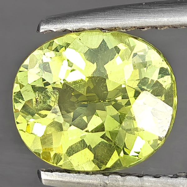 Natural Green Apatite Gemstones 1.39 Ct. Oval Shape 8.4 x 7.3 Mm.: Product ID: 800613803 Product Name: Natural Apatite Weight: 1.39 CT. Size: 8.4 x 7.3 x 4.3 MM. Shape: Oval Shape Color: Green Clarity:SI1 Luster: Good Gems Origin: Brazil Treatment: Unheated Crystal S