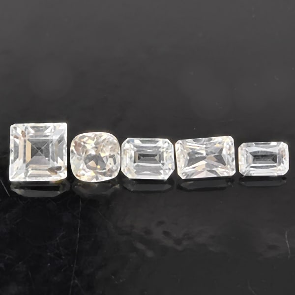 Natural White Topaz Gemstones 6.72 Ct. 5 Pcs. Mixed Shape and Mixed Size: Product ID: 807168823 Product Name: Natural Topaz Weight: 6.72 CT. Size: 7.1 x 7.1 x 5 to 6.2 x 4.2 x 3.2 MM. Shape: Mixed Shape Color: White Clarity:SI1 Luster: Good Gems Origin: Brazil Treatment: Un