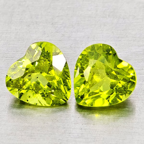 Natural Green Peridot Gemstones 1.80 Ct. 2 Pcs Heart Shape 6.1 x 6.1 Mm. (1 of 3)