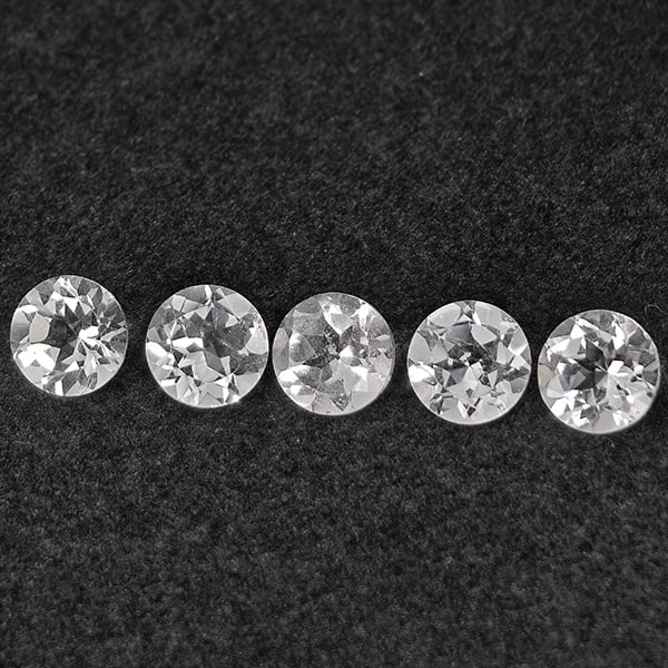 Natural White Topaz Gemstones 5.34 Ct. 5 Pcs. Round Shape 6.1 Mm.: Product ID: 807168799 Product Name: Natural Topaz Weight: 5.34 CT. Size: 6.1 x 6.1 x 4.2 MM. Shape: Round Color: White Clarity:VSI Luster: Good Gems Origin: Brazil Treatment: Unheated Crystal Structur