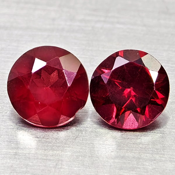 Natural Purplish Pink Rhodolite Garnet Gemstones 0.83 Ct. 2 Pcs. Round Shape 4.6 Mm.: Product ID: 802936917 Product Name: Natural Rhodolite Weight: 0.83 CT. Size: 4.6 x 4.6 x 3 MM. Shape: Round Color: Purplish Pink Clarity:VSI Luster: Good Gems Origin: Madagascar Treatment: Unheated Cr