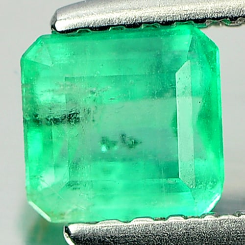 Natural Green Emerald Gemstones 0.62 Ct. Octagon Shape 5 x 4.9 Mm.: Product ID: 802403397 Product Name: Natural Emerald Weight: 0.62 CT. Size: 5 x 4.9 x 3.3 MM. Shape: Octagon Color: Green Clarity:SI1 Luster: Good Gems Origin: Columbia Treatment: Unheated Crystal Stru