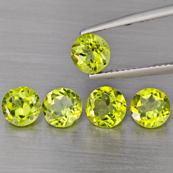 Natural Green Peridot Gemstones 4.10 Ct. 5 Pcs. Round Shape 6.1 Mm. (1 of 3)