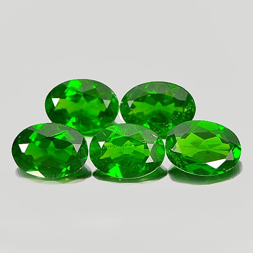Natural Green Chrome Diopside Gemstones 3.89 Ct. 5 Pcs. Oval Shape 7.2 x 5.1 Mm.: Product ID: 801604818 Product Name: Natural Chrome Diopside Weight: 3.89 CT. Size: 7.2 x 5.1 x 3.1 MM. Shape: Oval Color: Green Clarity:VSI Luster: Good Gems Origin: Russia Treatment: Unheated Crystal