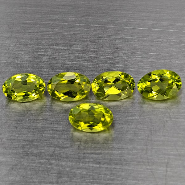 Natural Green Peridot Gemstones 2.92 Ct. 5 Pcs. Oval Shape 6.1 x 4.1 Mm.: Product ID: 805317710 Product Name: Natural Peridot Weight: 2.92 CT. Size: 6.1 x 4.1 x 3.3 MM. Shape: Oval Shape Color: Green Clarity:VSI Luster: Good Gems Origin: Pakistan Treatment: Unheated Crystal