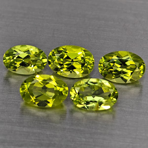 Natural Green Peridot Gemstones 2.60 Ct. 5 Pcs Oval Shape 6.1 x 4.1 Mm.: Product ID: 805317728 Product Name: Natural Peridot Weight: 2.60 CT. Size: 6.1 x 4.1 x 2.6 MM. Shape: Oval Shape Color: Green Clarity:VSI Luster: Good Gems Origin: Pakistan Treatment: Unheated Crystal