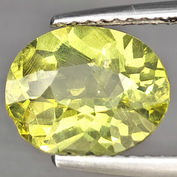 Natural Green Apatite Gemstones 2.64 Ct. Oval Shape 10.1 x 8.4 Mm.