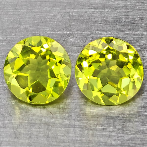 Natural Green Peridot Gemstones 1.35 Ct. 2 Pcs. Round Shape 5.1 Mm.