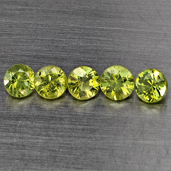 Natural Green Demantiod Garnet Gemstones 0.97 Ct. 5 Pcs. Round Diamond Cut 3.3 Mm.