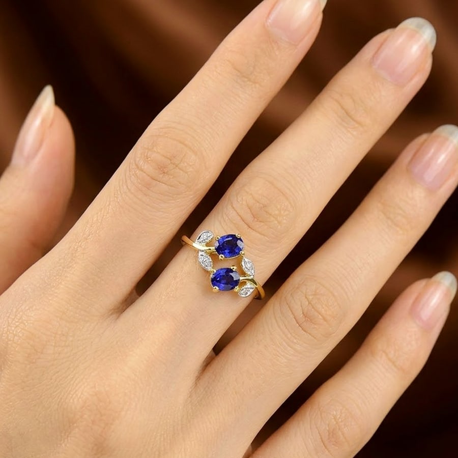 Natural Blue Sapphire Gemstone 1.33 Ct. & Diamond 18K Yellow Gold Ring Jewelry 2.60 Grams Size 6.5: Jewelry Setting Metal: 18K YELLOW GOLD Jewelry Weight: 2.6 Grams. Gemstones Details Product ID: 540100052 Product Name: Gold Jewelry Gemstone: Natural Sapphire Total Gem Weight: 1.33 CT. Gems Size: 4.