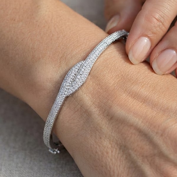 925 Sterling Silver Bangle Jewelry White Gold Plated 7.49 Grams Diameter 56 Mm. (1 of 3)