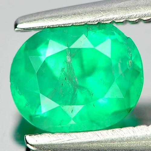 Natural Green Emerald Gemstones 0.55 Ct. Oval Shape 5.9 x 4.9 Mm. (1 of 3)