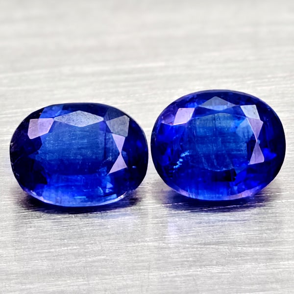 Natural Blue Kyanite Gemstones 0.95 Ct. 2 Pcs. Oval Shape and Mixed Size
