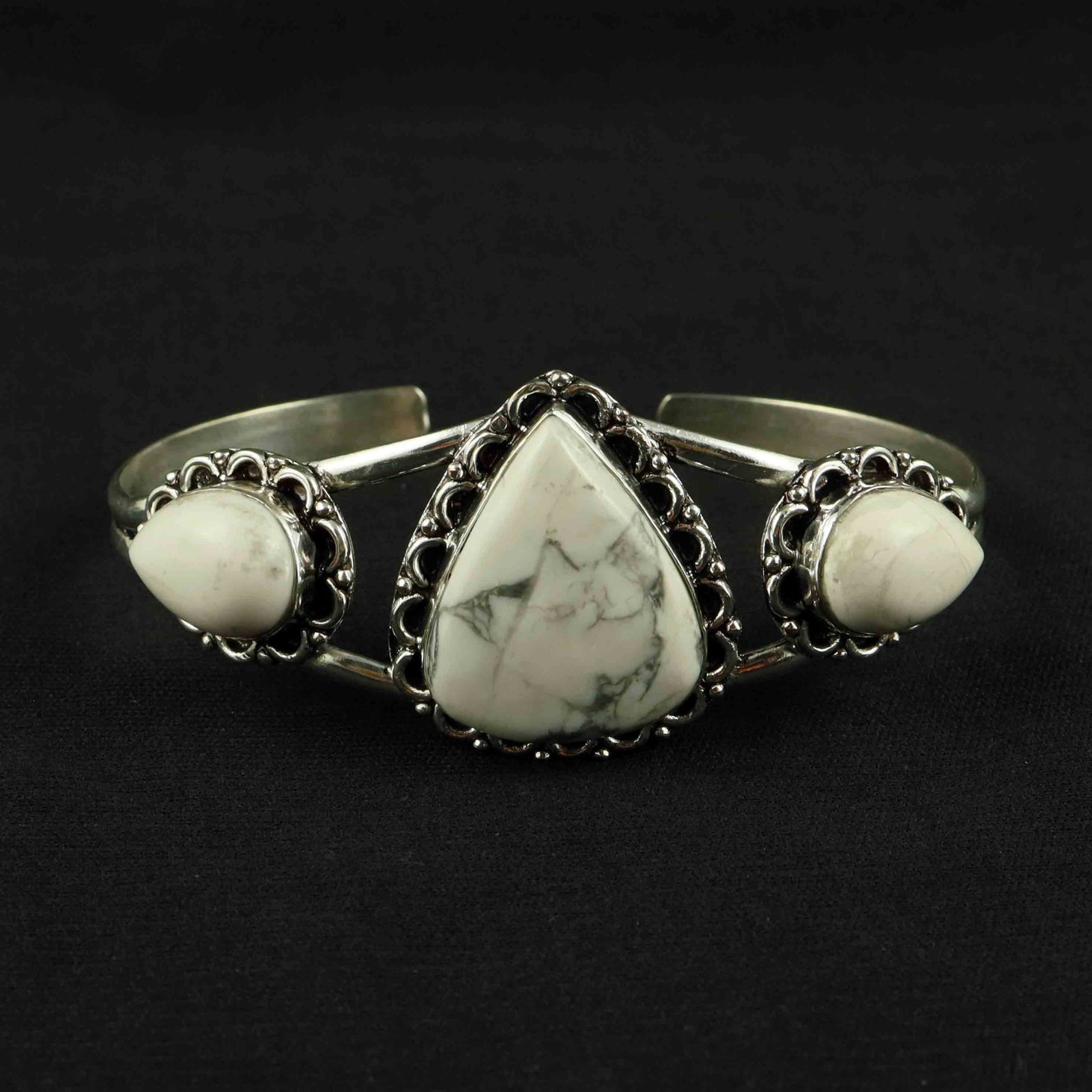 Natural Howlite Sterling Silver Plated Handmade Cuff Bangle: Product ID: 260522132917 Product - Handmade Silver Plated Cuff Bangle Metal - 92.5 Sterling Silver Plated Bangle Size - 7.5x5.5 CM (Adjustable) Gemstone - Howlite Gemstone Origin - Canada Gemstone Siz