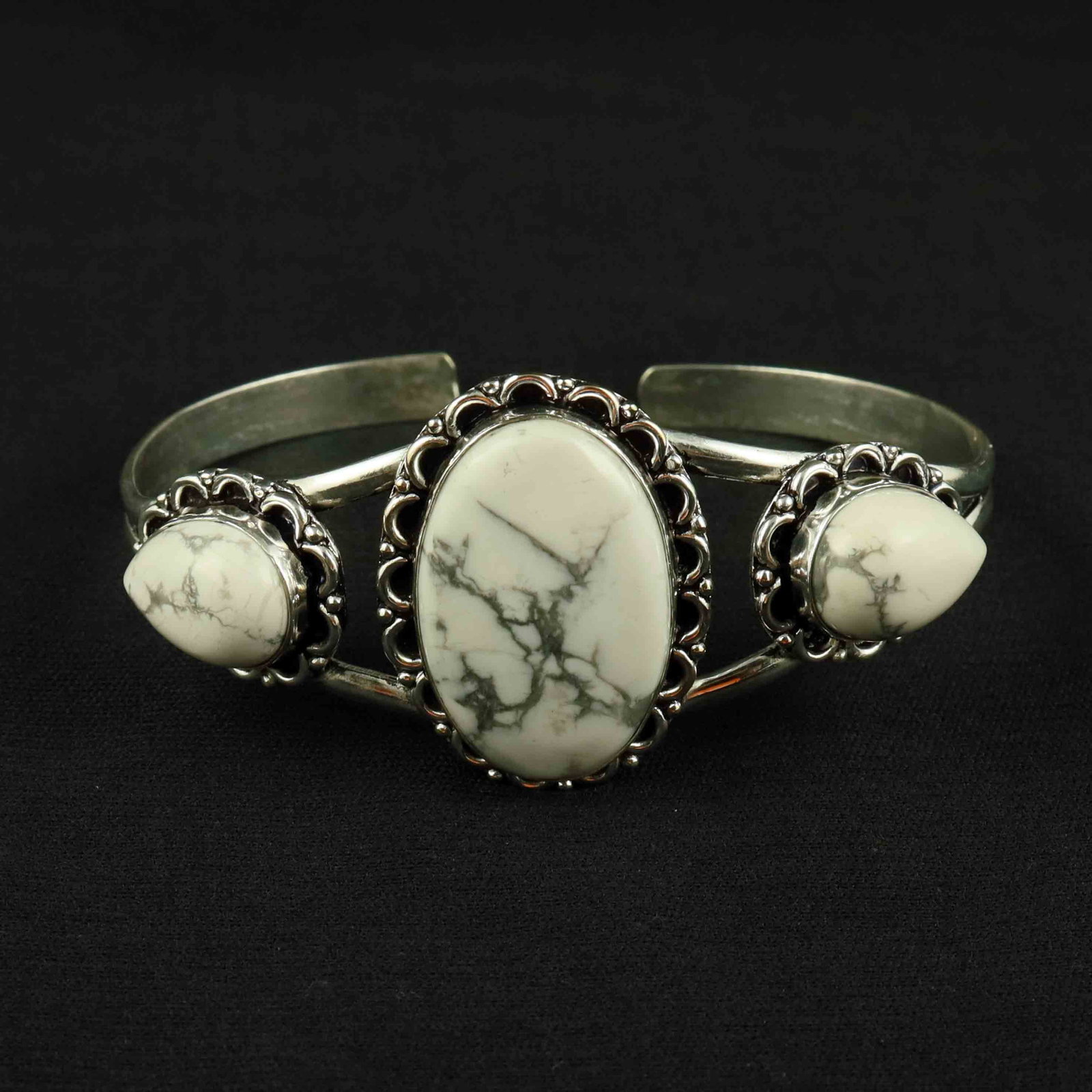 Natural Howlite Sterling Silver Plated Handmade Cuff Bangle: Product ID: 260522131719 Product - Handmade Silver Plated Cuff Bangle Metal - 92.5 Sterling Silver Plated Bangle Size - 7.5x5.5 CM (Adjustable) Gemstone - Howlite Gemstone Origin - Canada Gemstone Siz