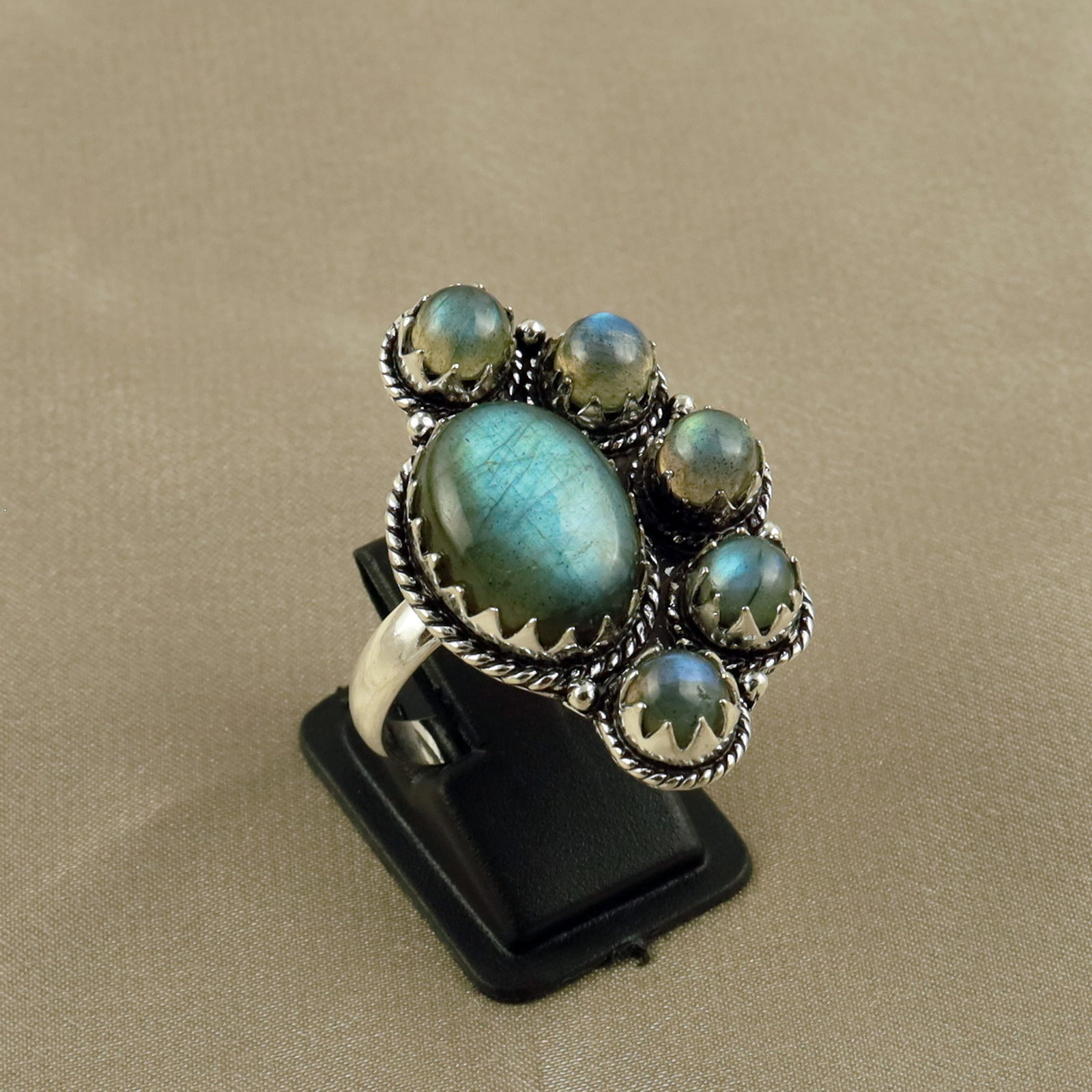 Natural Labradorite Sterling Silver Plated Handmade Ring - 8MM: Product ID: 260519140421 Product - Handmade Silver Plated Ring Metal - 92.5 Sterling Silver Plated Ring Size - 8MM Gemstone - Labradorite Gemstone Origin - Canada Gemstone Size - 12X16 MM ( 1 Stone ) 