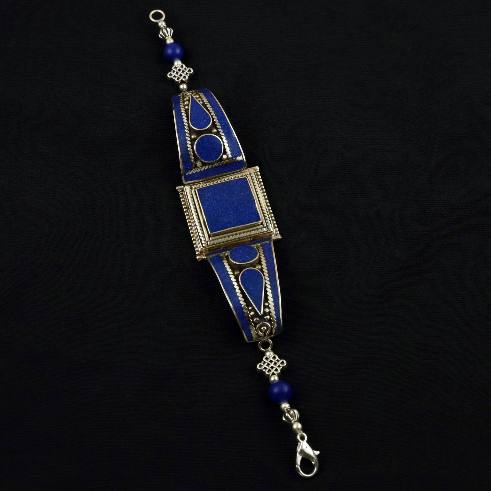 Afghani Natural Lapis Lazuli Handmade Bracelet: Product ID: 260512185852 Product - Tibetan Handmade Ethnic Bracelet Gemstone - Natural Lapis Lazuli Size - 7 Inch Weight - 40 Gram Approx Metal - Brass & Copper mix Metal Origin - Nepal Country/Region