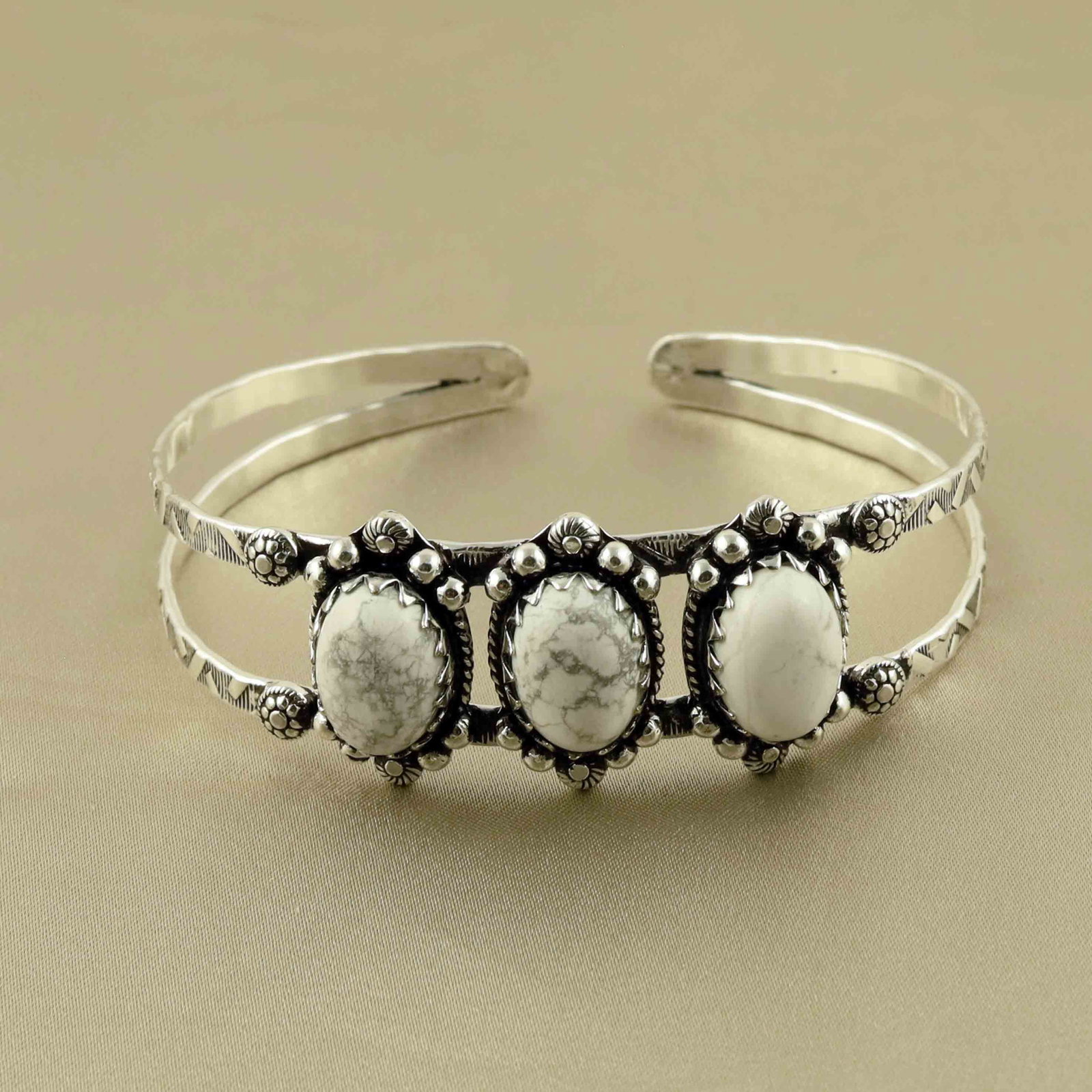 Natural Howlite Sterling Silver Plated Handmade Cuff Bangle: Product ID: 260528185046 Product - Handmade Silver Plated Cuff Bangle Metal - 92.5 Sterling Silver Plated Bangle Size - 7x5 CM (Adjustable) Gemstone - Howlite Gemstone Origin - Canada Gemstone Size - 