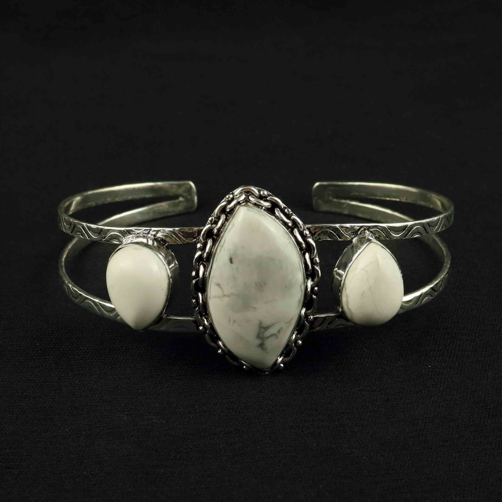 Natural Howlite Sterling Silver Plated Handmade Cuff Bangle: Product ID: 260522133307 Product - Handmade Silver Plated Cuff Bangle Metal - 92.5 Sterling Silver Plated Bangle Size - 7.5x5.5 CM (Adjustable) Gemstone - Howlite Gemstone Origin - Canada Gemstone Siz