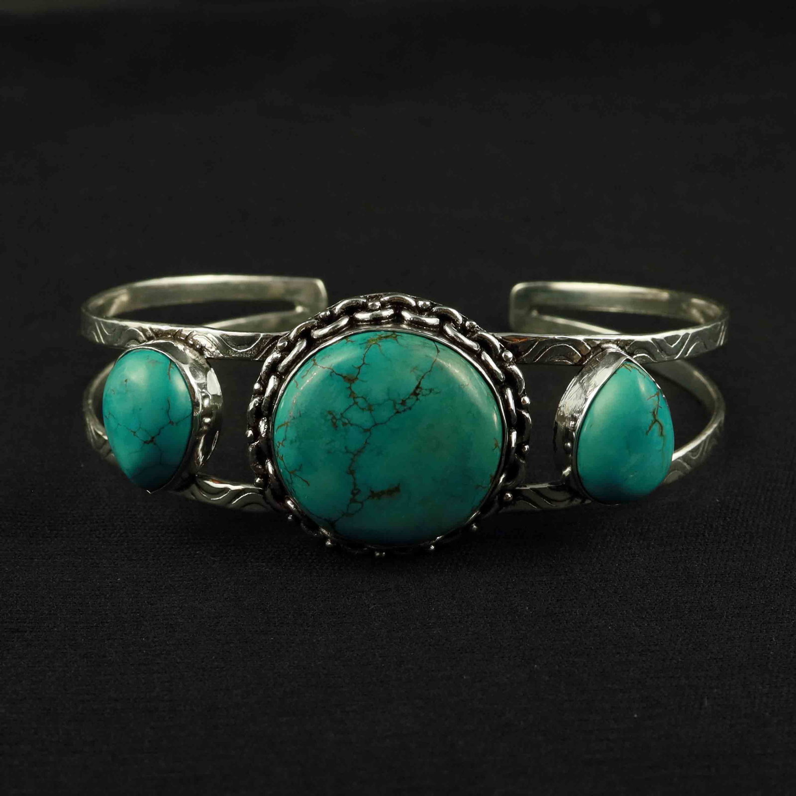 Natural Turquoise Sterling Silver Plated Handmade Cuff Bangle: Product ID: 260522131105 Product - Handmade Silver Plated Cuff Bangle Metal - 92.5 Sterling Silver Plated Bangle Size - 7.5x5.5 CM (Adjustable) Gemstone - Turquoise Gemstone Origin - Tibet Gemstone Si