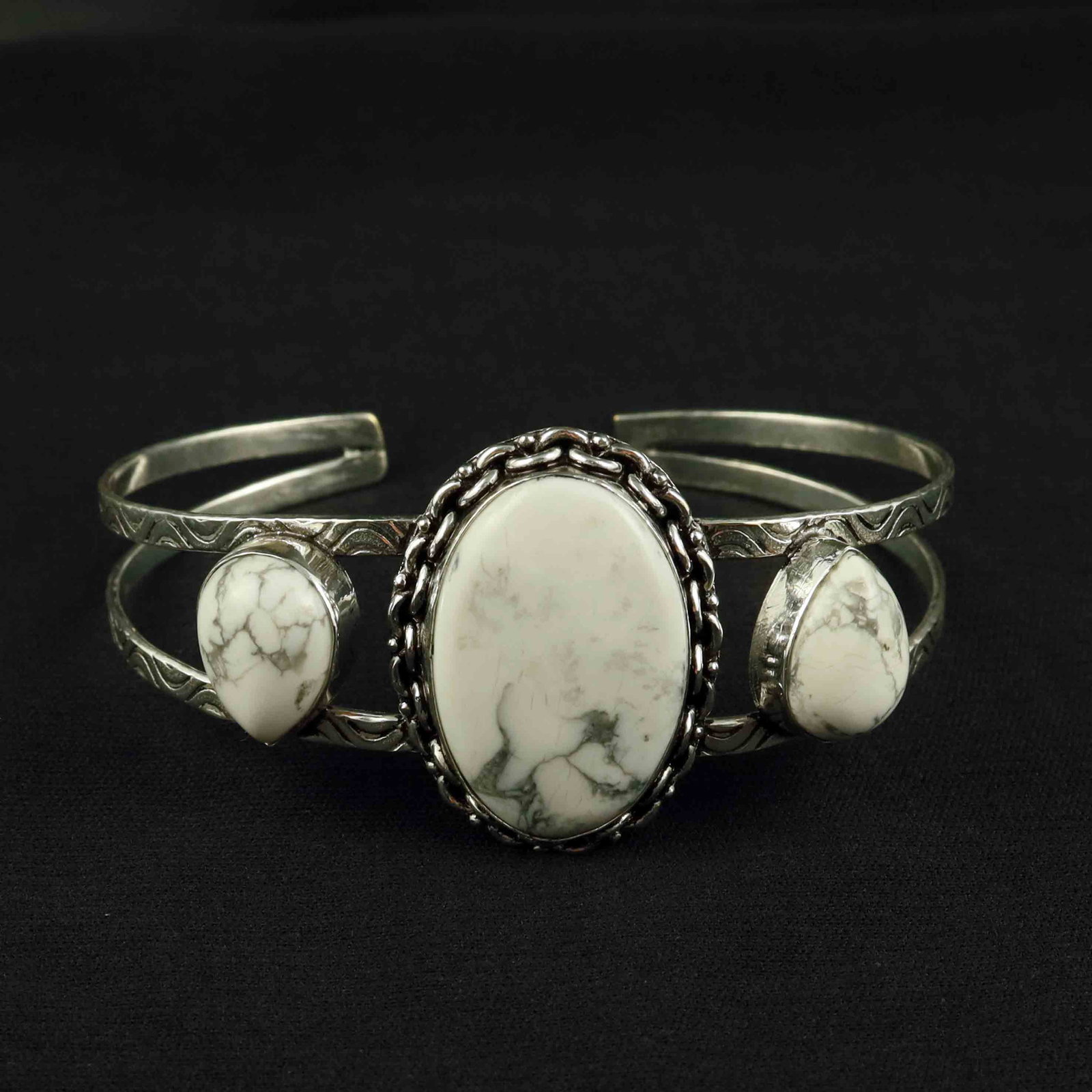 Natural Howlite Sterling Silver Plated Handmade Cuff Bangle: Product ID: 260522131617 Product - Handmade Silver Plated Cuff Bangle Metal - 92.5 Sterling Silver Plated Bangle Size - 7.5x5.5 CM (Adjustable) Gemstone - Howlite Gemstone Origin - Canada Gemstone Siz