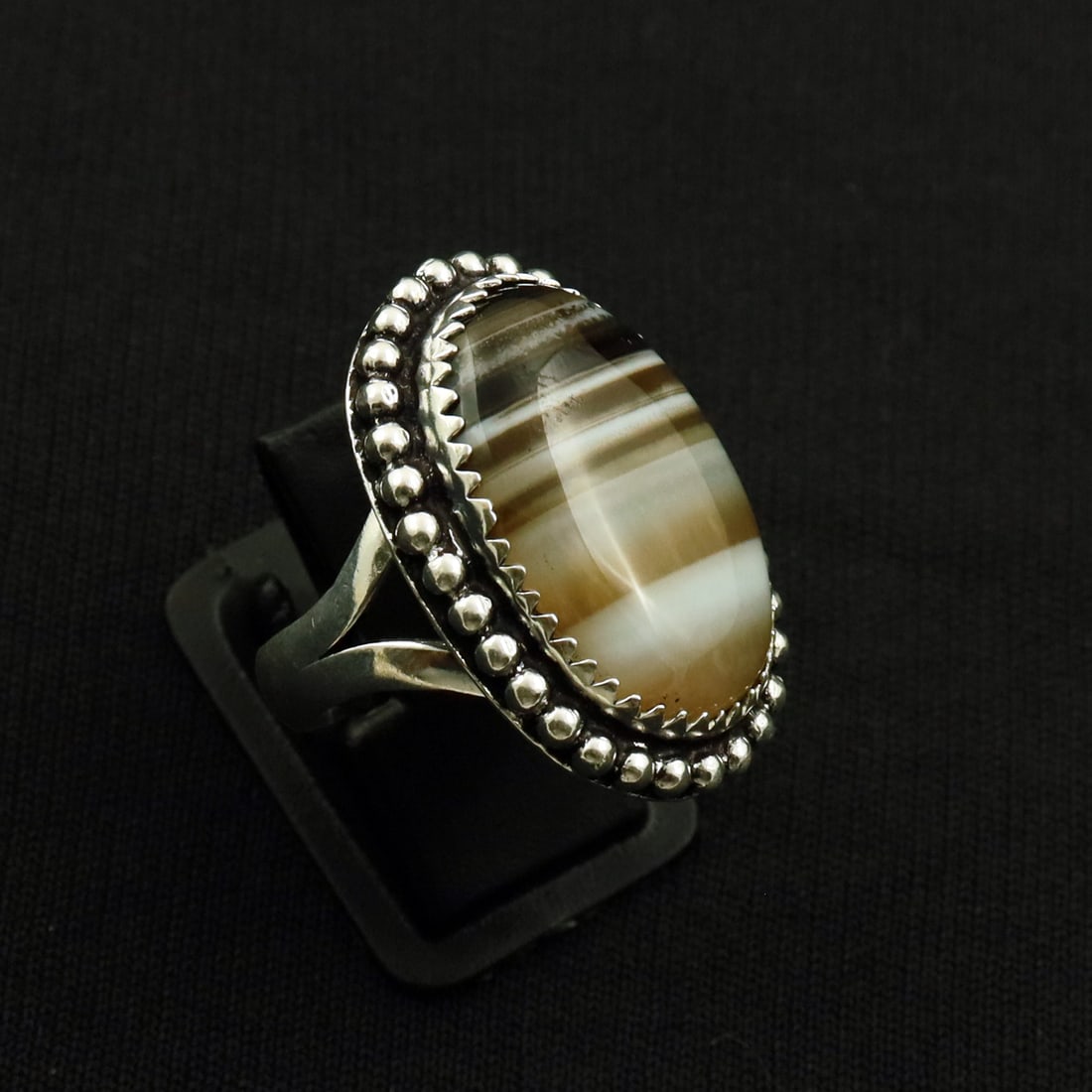 Natural Banded Agate 2 Micron Sterling Silver Plated Handmade Ring - 8MM: Product ID: 260729125039 Product - Handmade Silver Plated Ring Metal - 92.5 2 Micron Sterling Silver Plated Ring Size - 8MM Gemstone - Banded Agate Gemstone Origin - Brazil Gemstone Size - 2.5X2 CM Ge