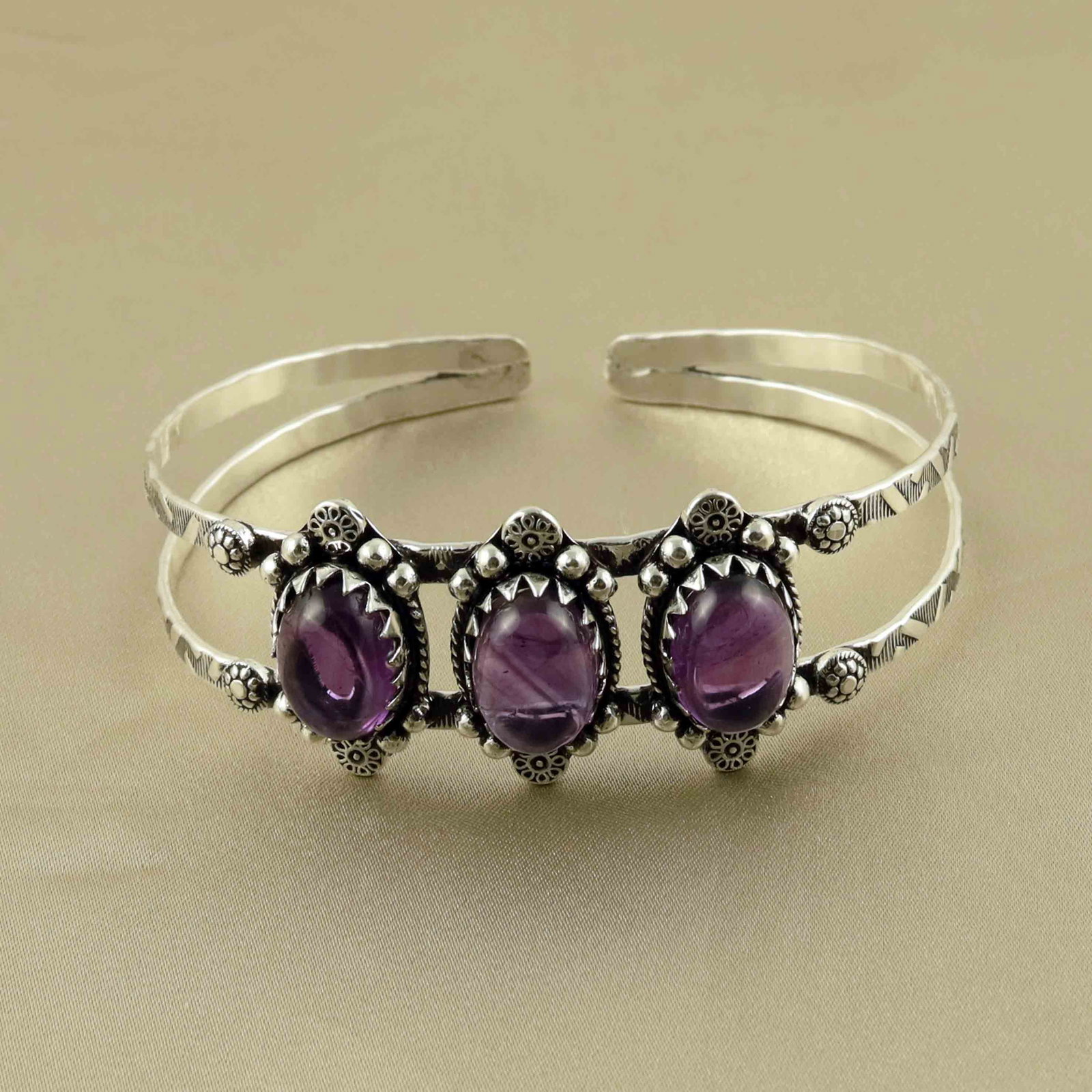 Natural Amethyst Sterling Silver Plated Handmade Cuff Bangle: Product ID: 260528185420 Product - Handmade Silver Plated Cuff Bangle Metal - 92.5 Sterling Silver Plated Bangle Size - 7x5 CM (Adjustable) Gemstone - Amethyst Gemstone Origin - Brazil Gemstone Size -