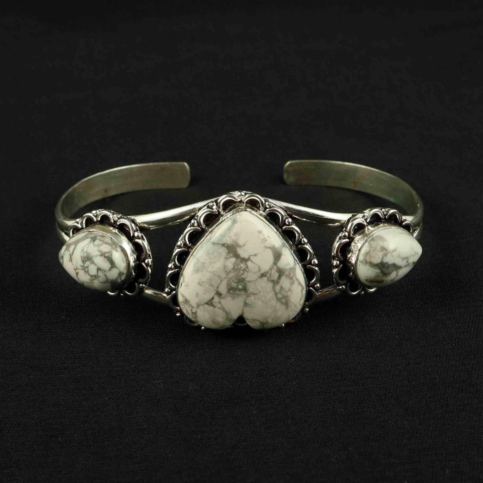 Natural Howlite Sterling Silver Plated Handmade Cuff Bangle: Product ID: 260522132328 Product - Handmade Silver Plated Cuff Bangle Metal - 92.5 Sterling Silver Plated Bangle Size - 7.5x5.5 CM (Adjustable) Gemstone - Howlite Gemstone Origin - Canada Gemstone Siz
