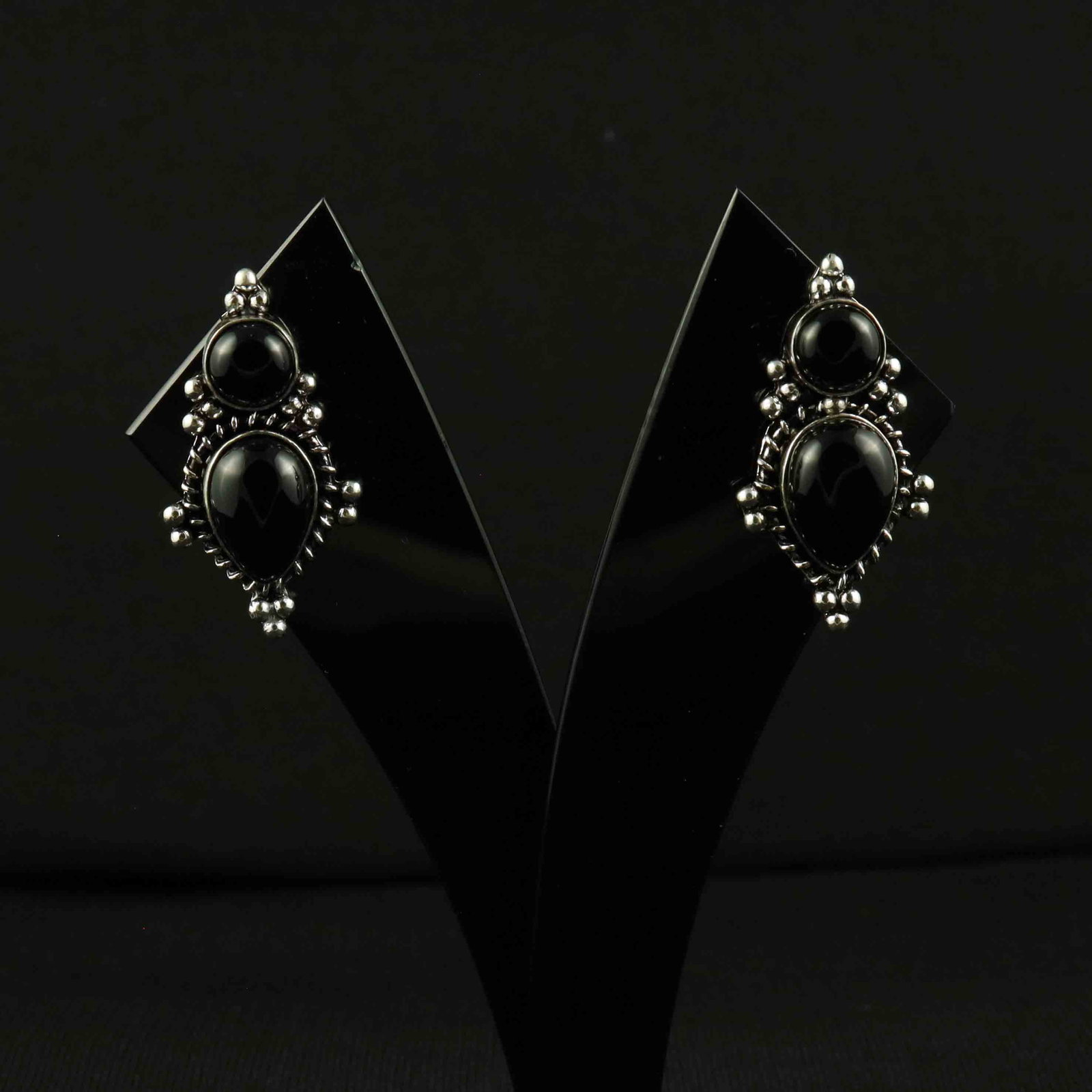 Natural Black Onyx Sterling Silver Plated Handmade Stud Earring: Product ID: 260522122332 Product - Handmade Silver Plated Stud Earring Metal - 92.5 Sterling Silver Plated Earring Type - Stud Gemstone - Black Onyx Gemstone Origin - India Gemstone Size - 10X14 MM ( 