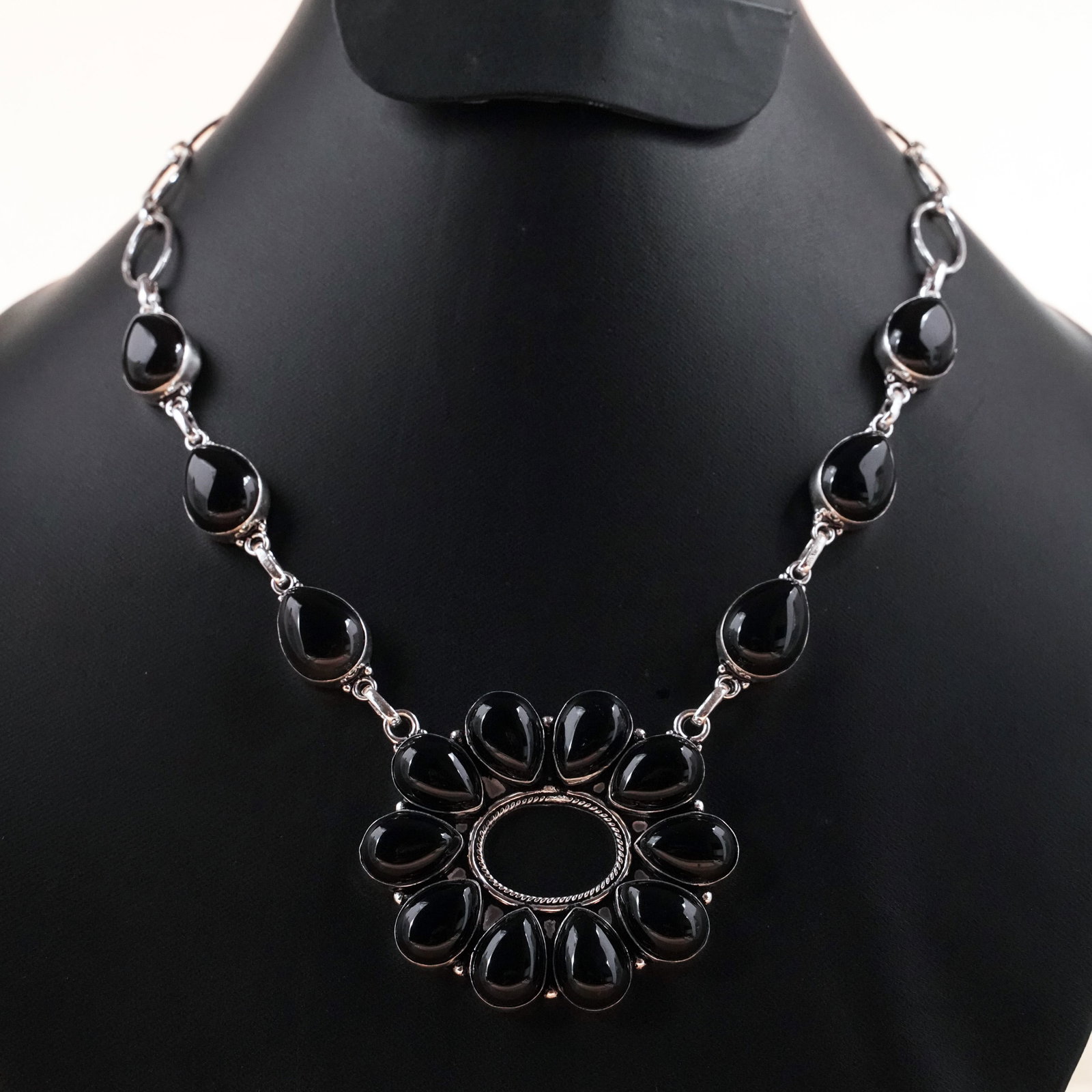 Natural Black Onyx Silver Plated Handmade Choker Necklace: Product ID: 260503124619 Product - Handmade Silver Plated Necklace Metal - 92.5 Sterling Silver Plated Necklace Length - 18 Inch Gemstone - Black Onyx Gemstone Size - 10X14 MM ( 10 Stone ) 12 X16 ( 6 