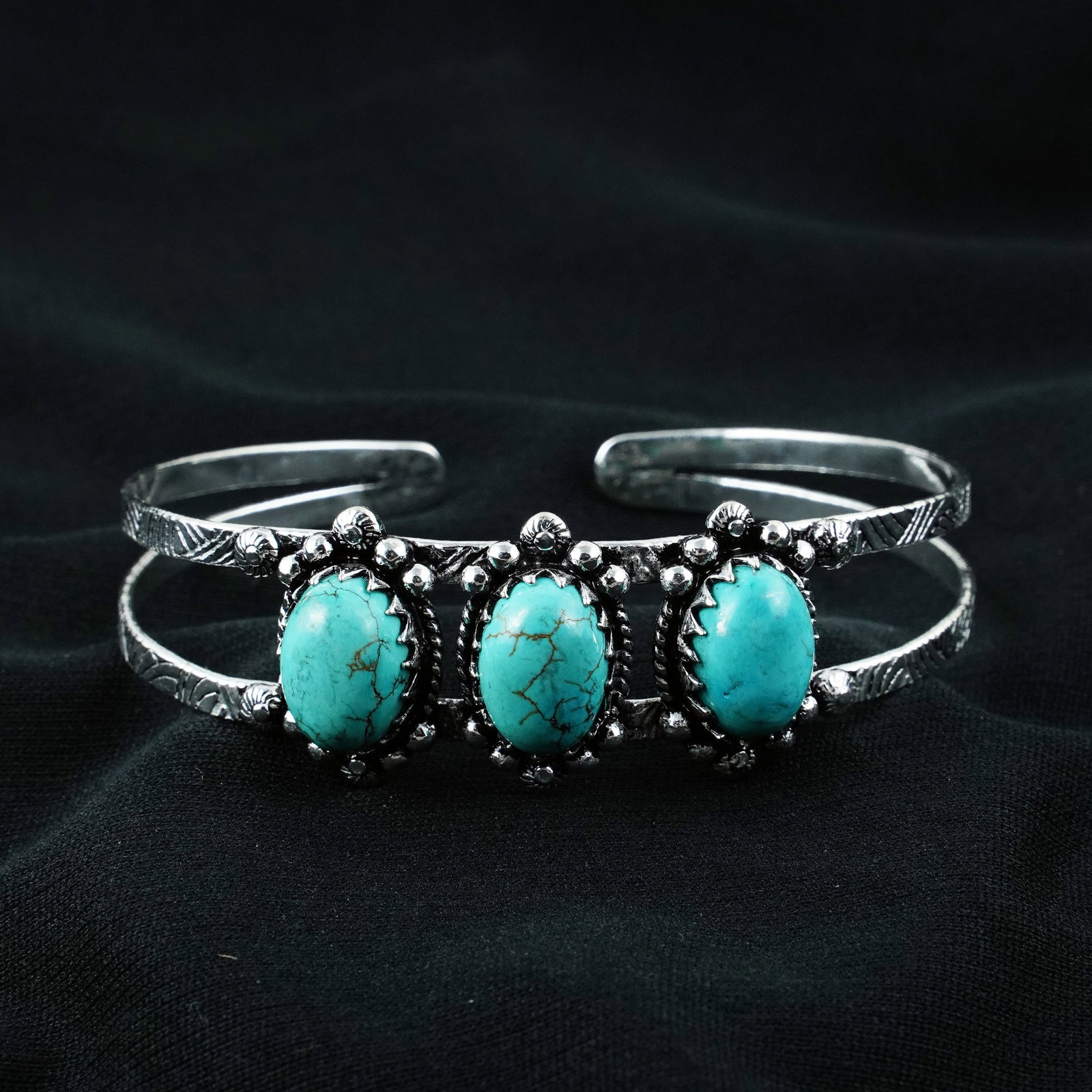 Natural Turquoise Silver Plated Handmade Cuff Bangle: Product ID: 260404133001 Product - Handmade Silver Plated Cuff Bangle Metal - 92.5 Sterling Silver Plated Bangle Size - 7x5.5 CM (Adjustable) Gemstone - Turquoise Gemstone Origin - Tibet Gemstone Size