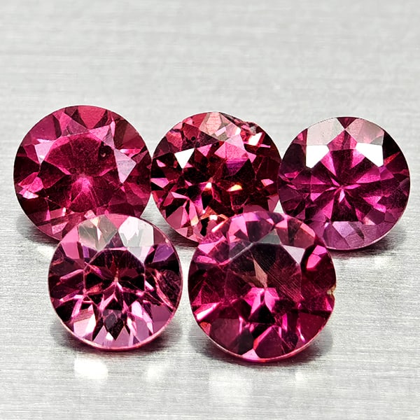 Natural Purplish Pink Rhodolite Garnet Gemstones 1.88 Ct. 5 Pcs. Round Shape 4.6 Mm.: Product ID: 802936863 Product Name: Natural Rhodolite Weight: 1.88 CT. Size: 4.6 x 4.6 x 2.9 MM. Shape: Round Color: Purplish Pink Clarity:VSI Luster: Good Gems Origin: Madagascar Treatment: Unheated 